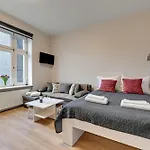 Apartment Host *
